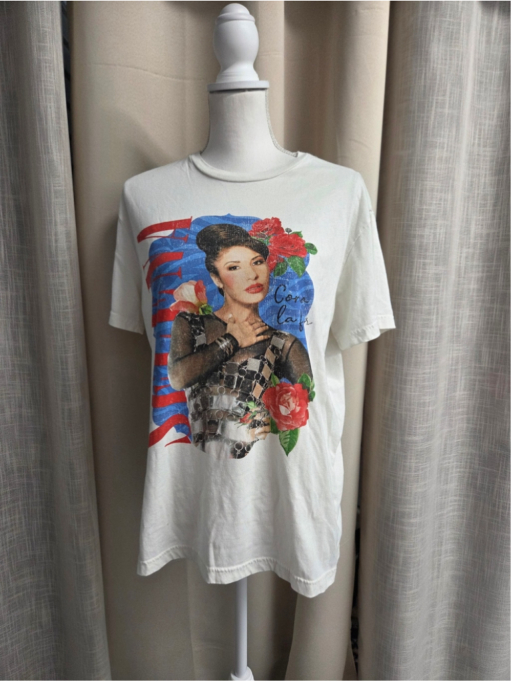 Official Selena Merchandise Graphic Crewneck Tee Floral Portrait Music Size M
